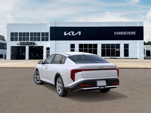 2025 Kia K4 LXS