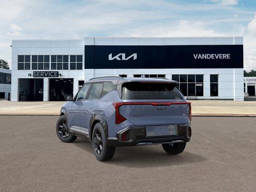 Pale Gray 2027 Kia Seltos X-Line S