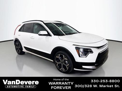 Snow White Pearl 2023 Kia Niro Touring