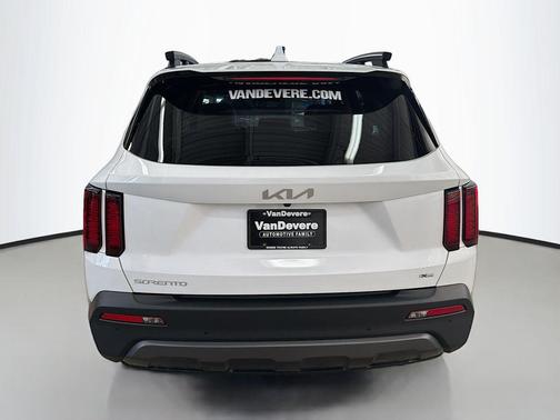 2023 Kia Sorento S