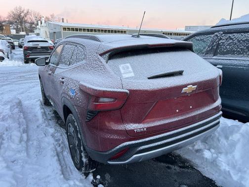 2025 Chevrolet Trax LT
