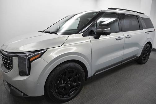 2025 Kia Carnival SX