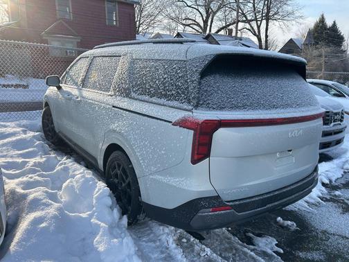 2025 Kia Carnival SX