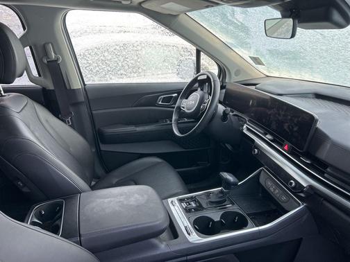 2025 Kia Carnival SX