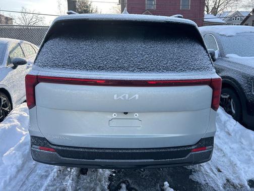 2025 Kia Carnival SX