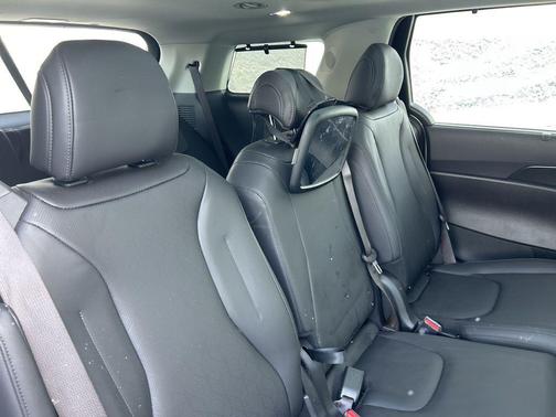 2025 Kia Carnival SX