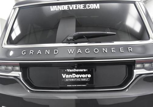 2023 Jeep Grand Wagoneer L Series II 4x4