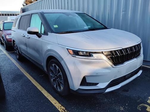 2023 Kia Carnival EX