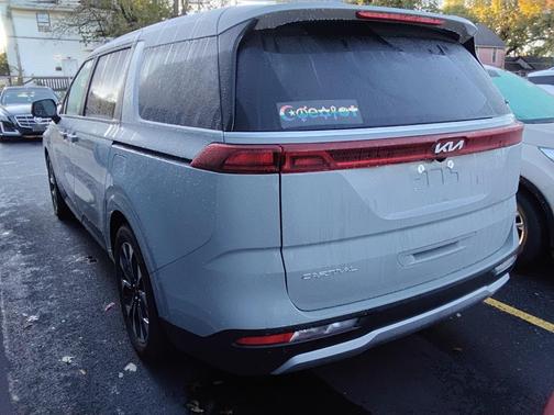 2023 Kia Carnival EX