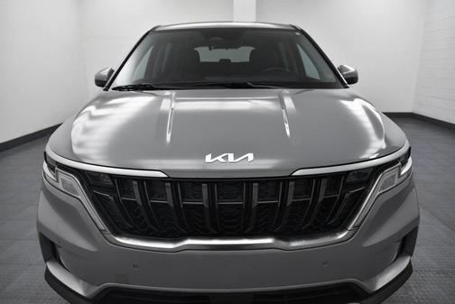 2023 Kia Carnival EX