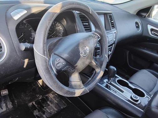 2019 Nissan Pathfinder SV