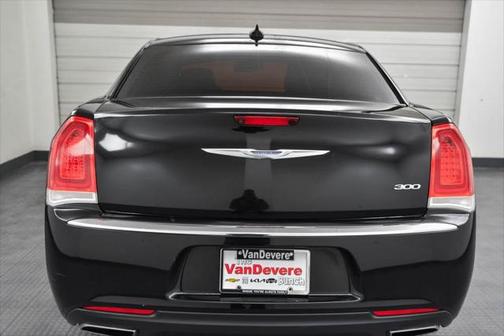 2018 Chrysler 300 Touring