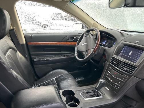 2019 Lincoln MKT Standard