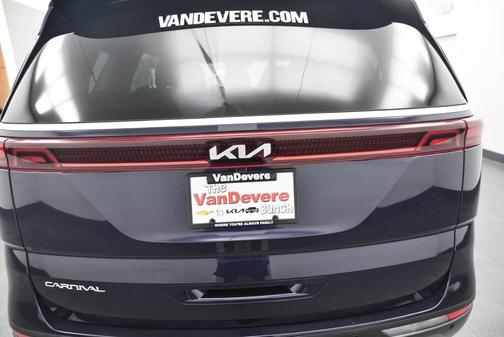 2024 Kia Carnival LX