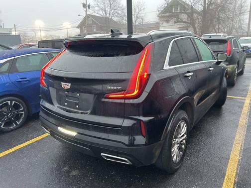 2025 Cadillac XT4 Premium Luxury