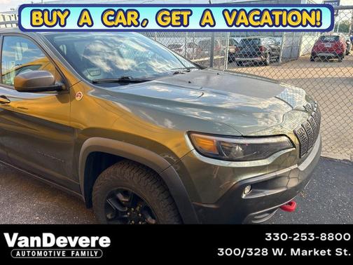 Olive Green Pearlcoat 2019 Jeep Cherokee Trailhawk