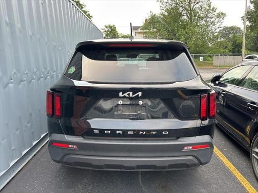 2022 Kia Sorento LX