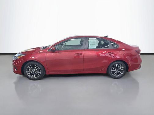 Currant Red 2022 Kia Forte LXS