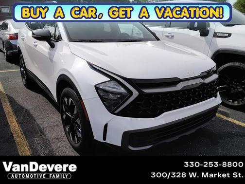 Glacial White Pearl 2023 Kia Sportage X-Line