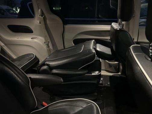 2023 Chrysler Pacifica Hybrid Limited