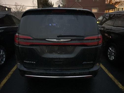 2023 Chrysler Pacifica Hybrid Limited