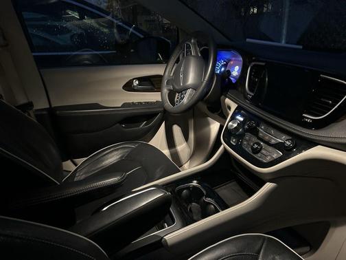 2023 Chrysler Pacifica Hybrid Limited