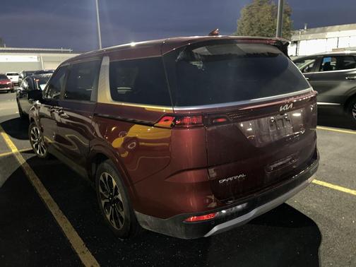 2024 Kia Carnival EX