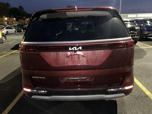 2024 Kia Carnival EX