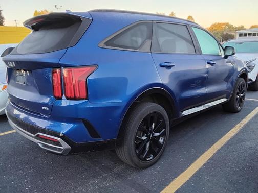 2023 Kia Sorento SX