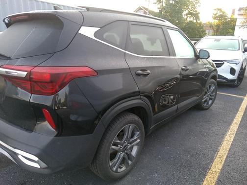 2022 Kia Seltos S
