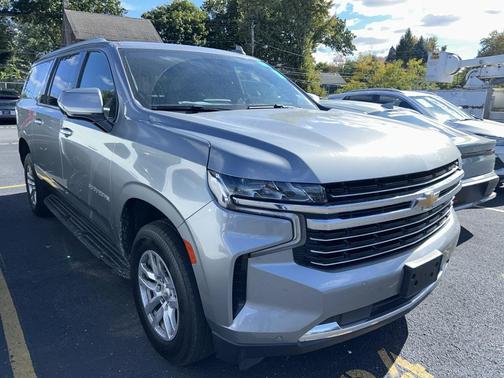 2023 Chevrolet Suburban LT