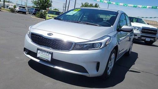 Photo 3 of 31 of 2017 Kia Forte LX
