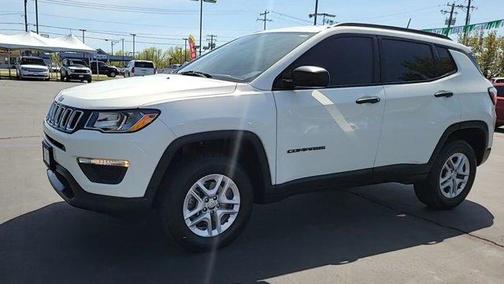Photo 5 of 33 of 2018 Jeep Compass Sport
