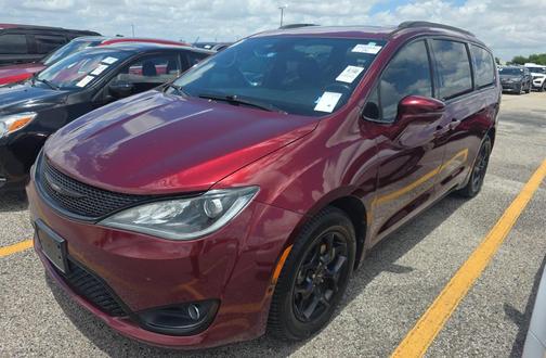Velvet Red Pearlcoat 2019 Chrysler Pacifica Limited