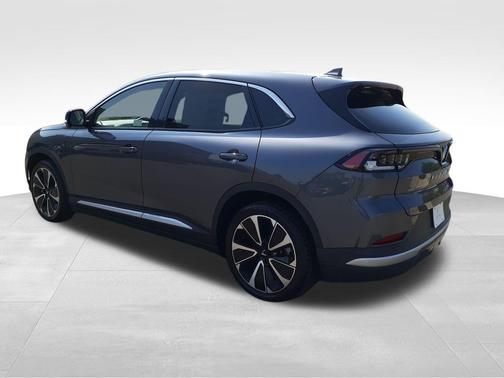2025 VinFast VF 8 Plus