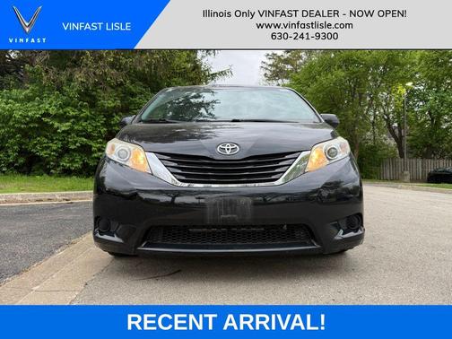 Attitude Black 2015 Toyota Sienna LE