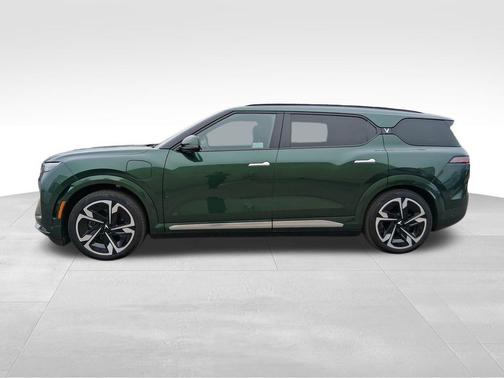 2024 VinFast VF 9 Plus