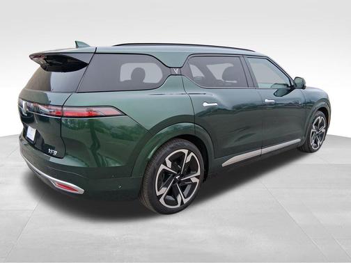 2024 VinFast VF 9 Plus