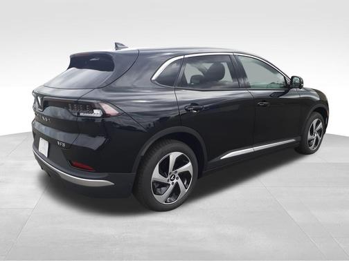 2025 VinFast VF 8 Eco