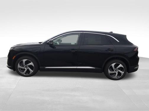 2025 VinFast VF 8 Eco