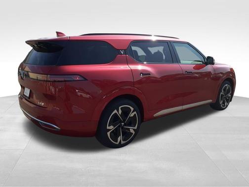 2024 VinFast VF 9 Plus