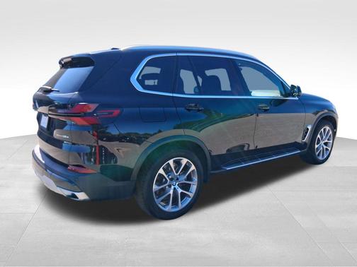 Black Sapphire Metallic 2025 BMW X5 PHEV xDrive50e