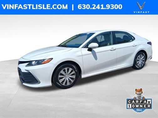 White 2022 Toyota Camry LE