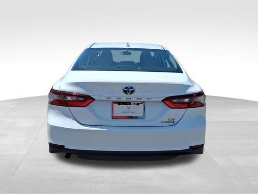 White 2022 Toyota Camry LE