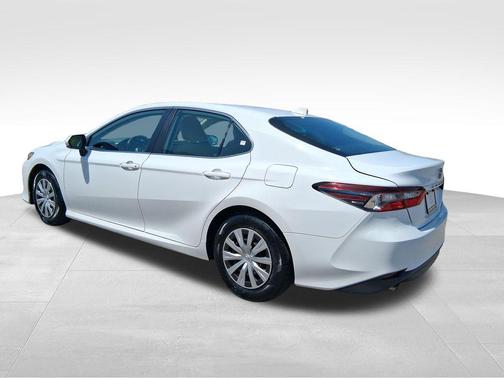 White 2022 Toyota Camry LE