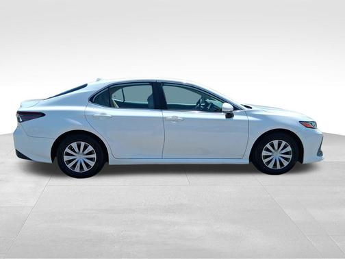 White 2022 Toyota Camry LE