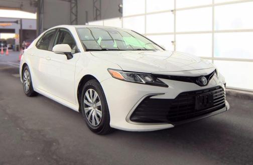 White 2022 Toyota Camry LE