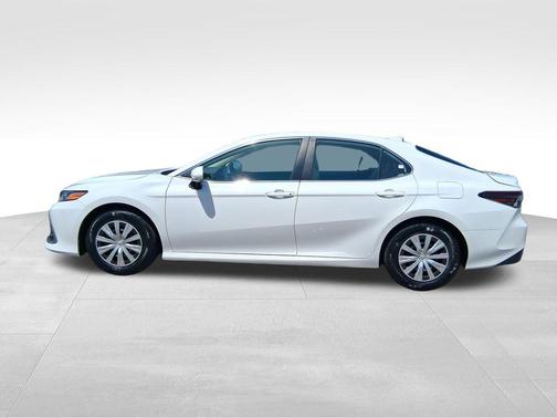 White 2022 Toyota Camry LE