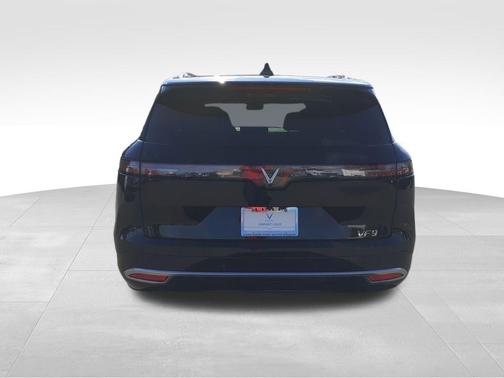 2024 VinFast VF 9 Plus