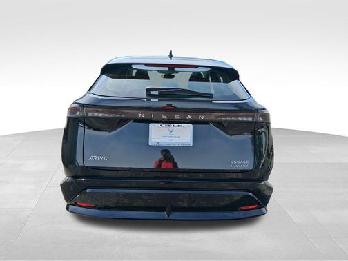 Black Diamond Pearl 2024 Nissan ARIYA ENGAGE